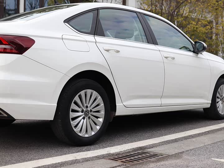 Фото 9 - Volkswagen Lavida