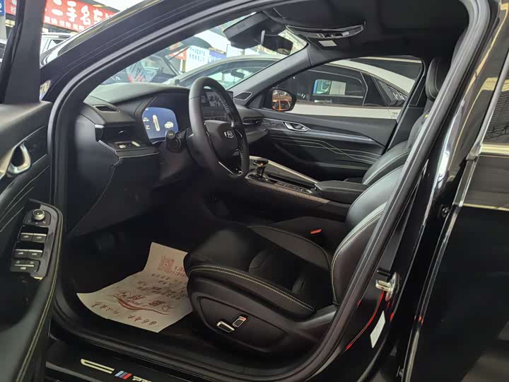 Фото 8 - Geely Preface