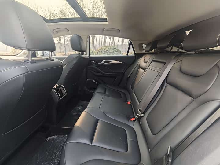 Фото 5 - Bestune B70