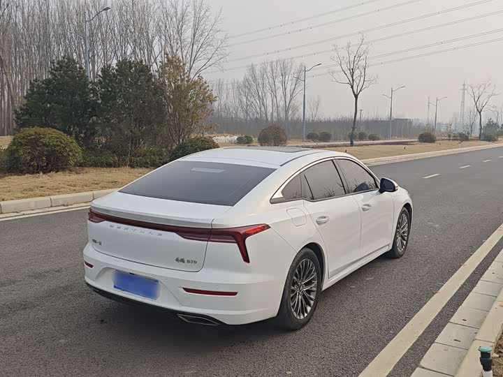 Фото 9 - Bestune B70