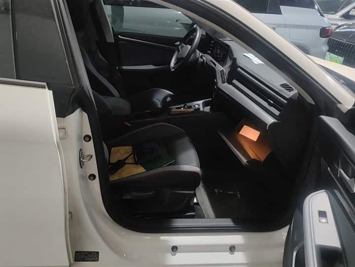 Фото 8 - Volkswagen Lamando L