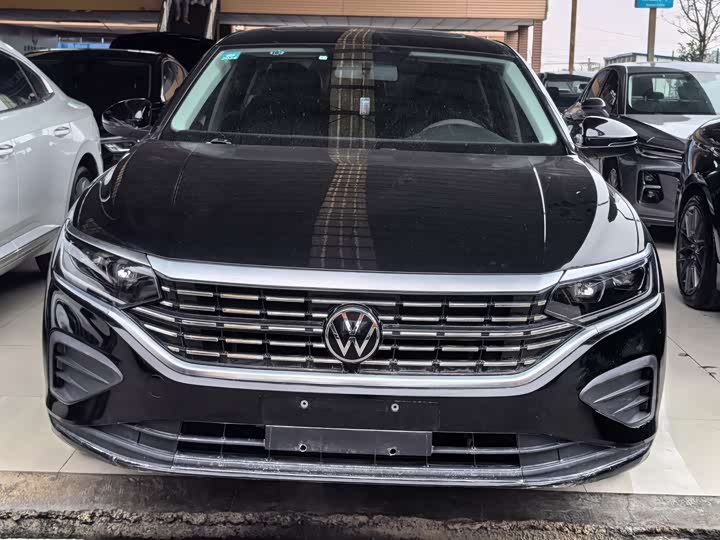 Фото 1 - Volkswagen Passat