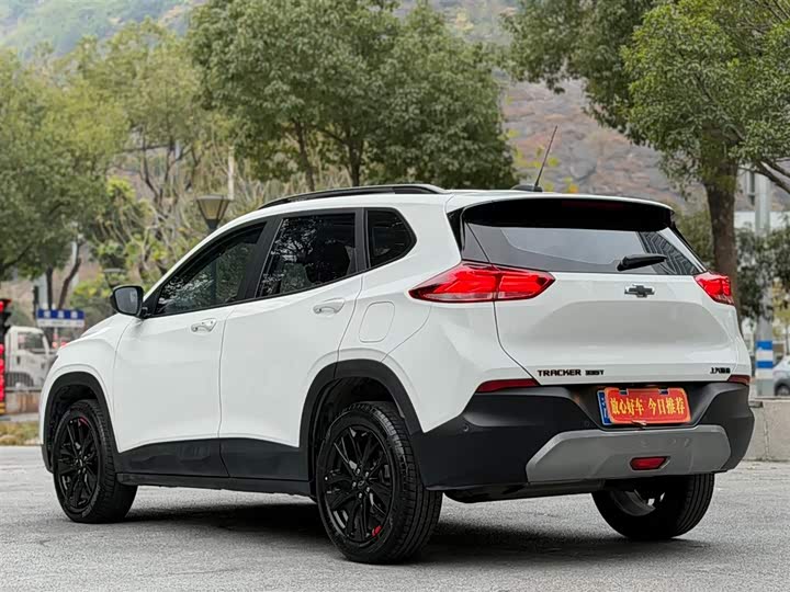 Фото 4 - Chevrolet Tracker