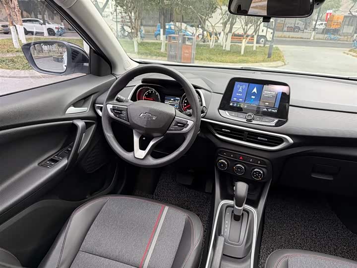 Фото 8 - Chevrolet Tracker