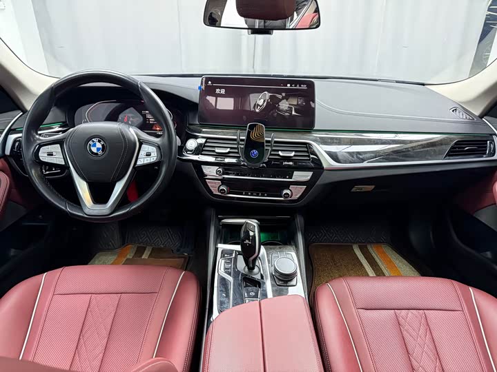 Фото 6 - BMW 5 Series