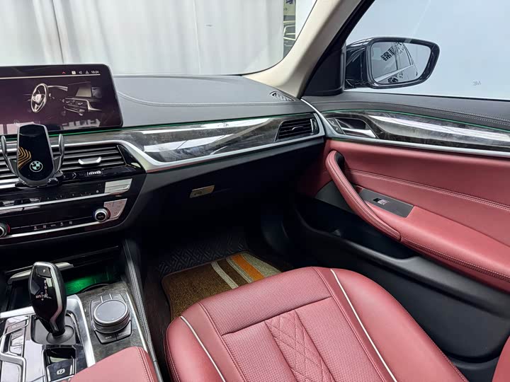 Фото 8 - BMW 5 Series