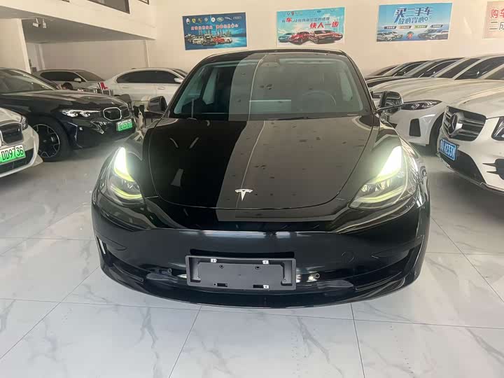 Фото 2 - Tesla Model 3