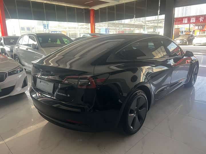 Фото 9 - Tesla Model 3