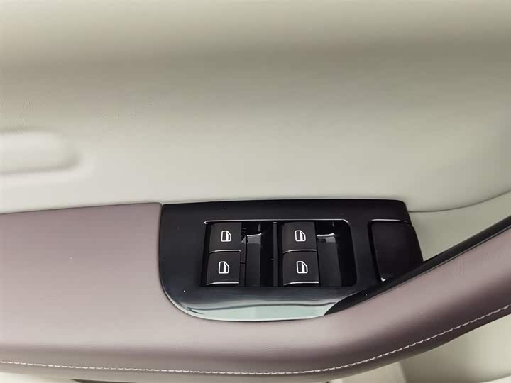 Фото 9 - Leapmotor C11