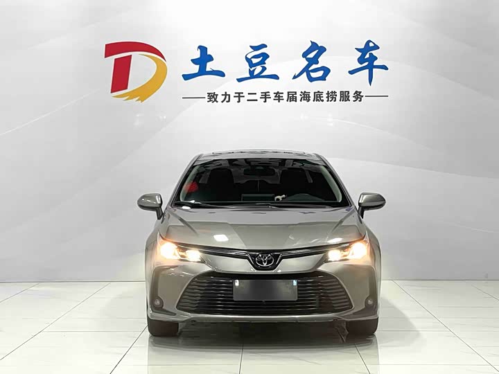 Фото 2 - Toyota Corolla