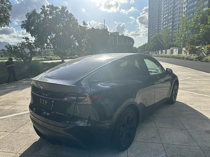 Фото 9 - Tesla Model Y