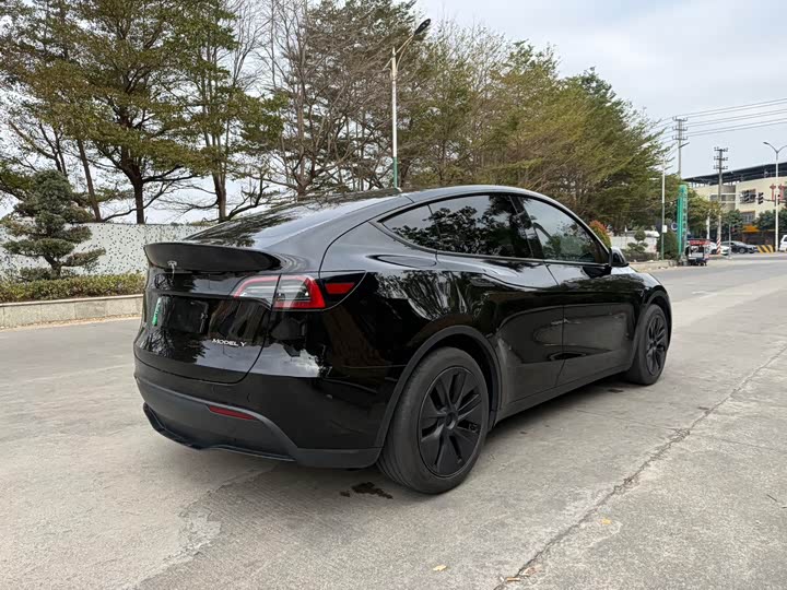 Фото 7 - Tesla Model Y