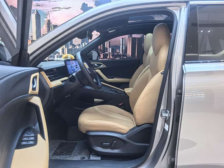 Фото 8 - Roewe RX5 Hybrid