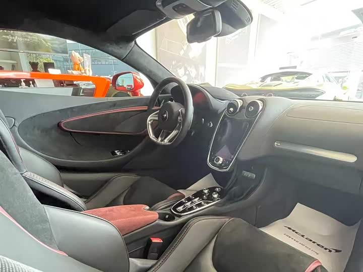 Фото 4 - McLaren GT