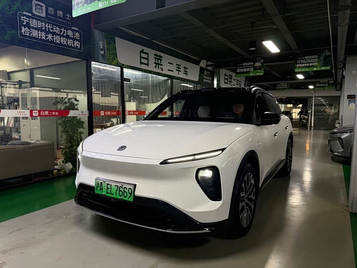 Фото 1 - Nio ES6