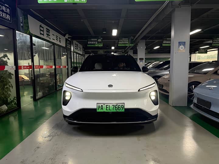 Фото 2 - Nio ES6