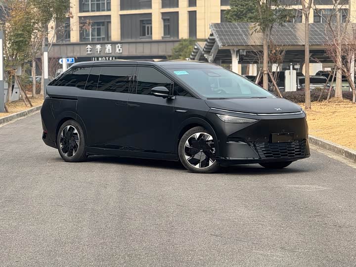 Фото 3 - XPeng X9