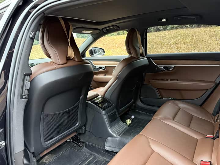 Фото 9 - Volvo S90 Hybrid