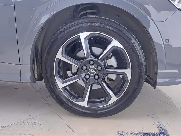 Фото 6 - Audi Q3