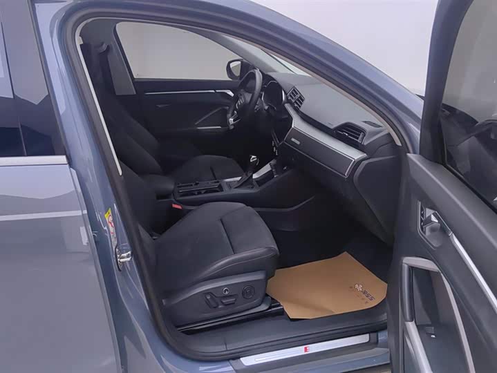 Фото 8 - Audi Q3