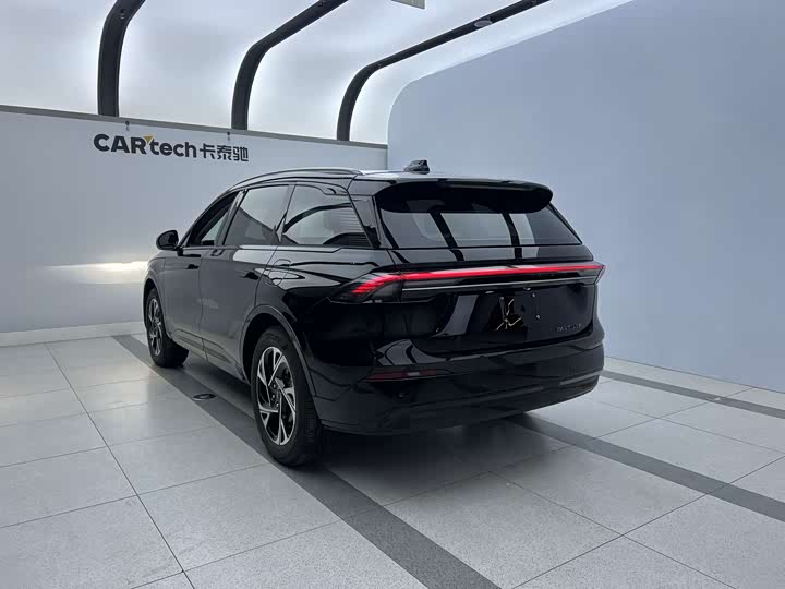 Фото 5 - Lincoln Nautilus