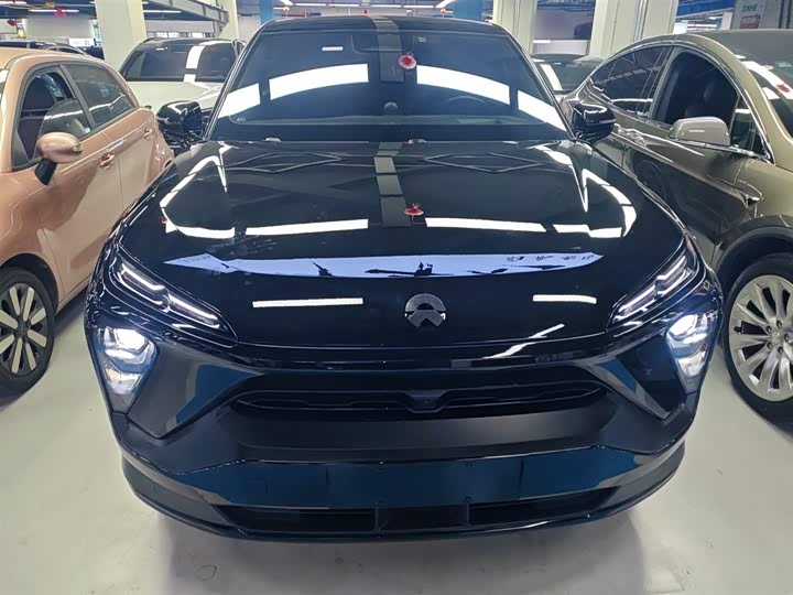 Фото 3 - Nio EC6