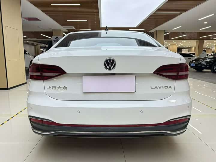 Фото 5 - Volkswagen Lavida