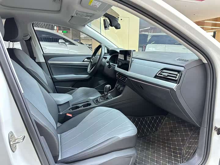 Фото 7 - Volkswagen Lavida