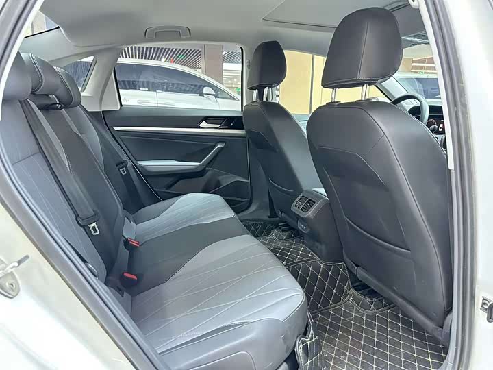 Фото 9 - Volkswagen Lavida