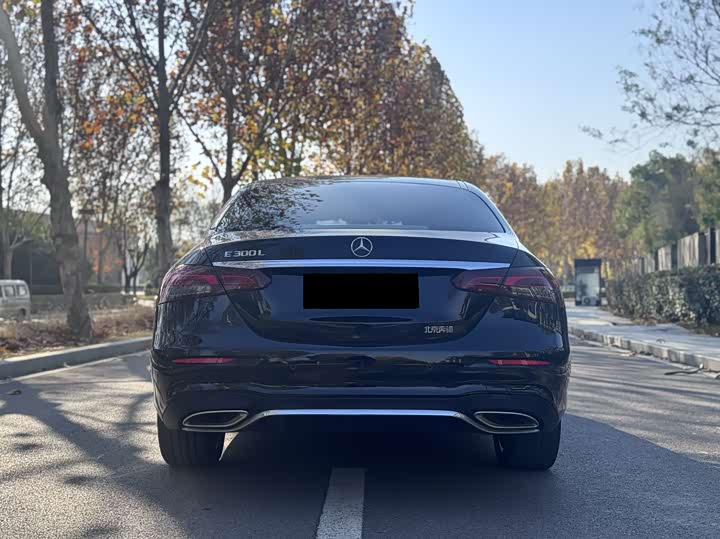 Фото 4 - Mercedes-Benz E-Class