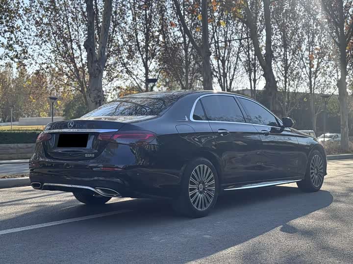 Фото 6 - Mercedes-Benz E-Class