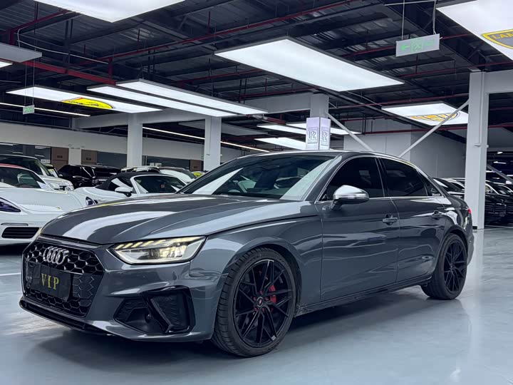 Фото 1 - Audi S4