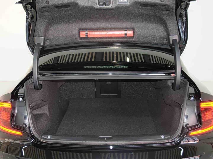 Фото 7 - Volvo S90