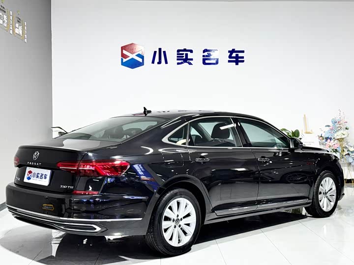 Фото 7 - Volkswagen Passat