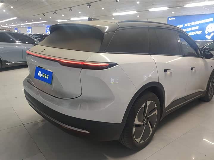 Фото 3 - Nio ES6