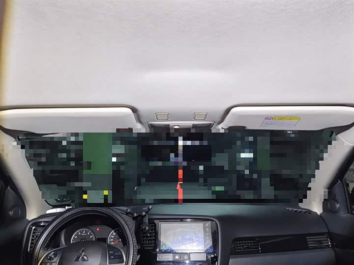 Фото 9 - Mitsubishi Outlander