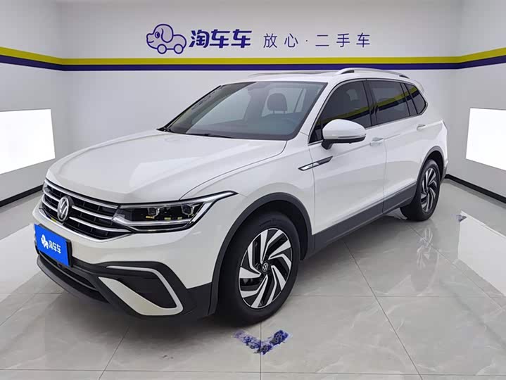 Фото 1 - Volkswagen Tiguan L Pro