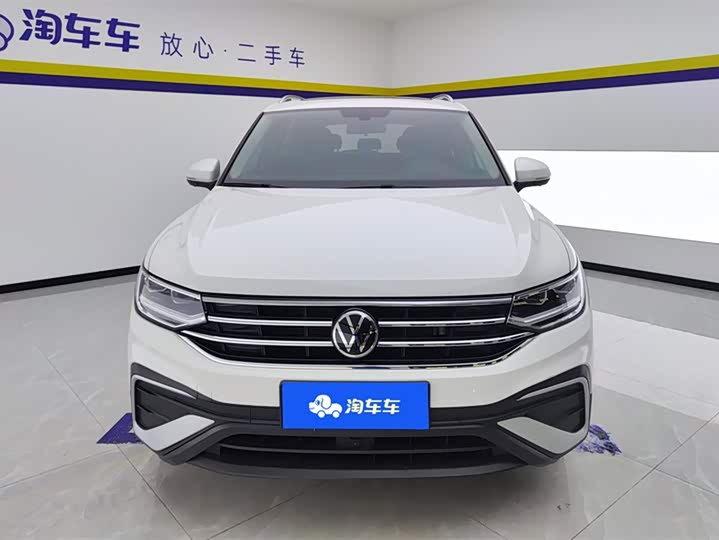 Фото 2 - Volkswagen Tiguan L Pro