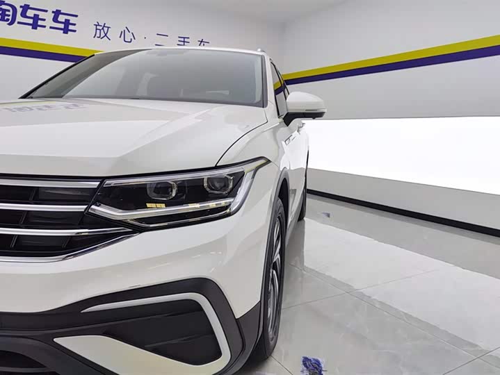 Фото 5 - Volkswagen Tiguan L Pro