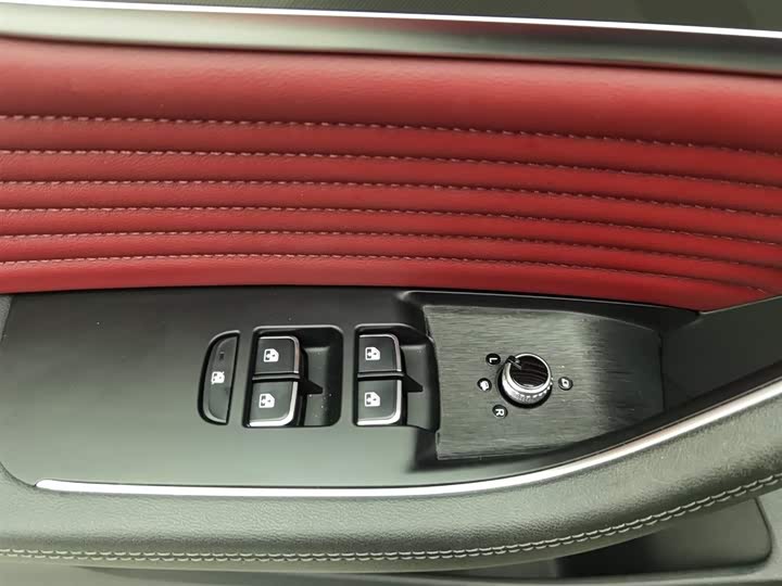 Фото 9 - Hongqi HS5