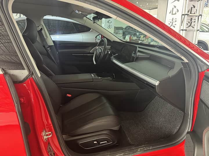 Фото 4 - XPeng P7