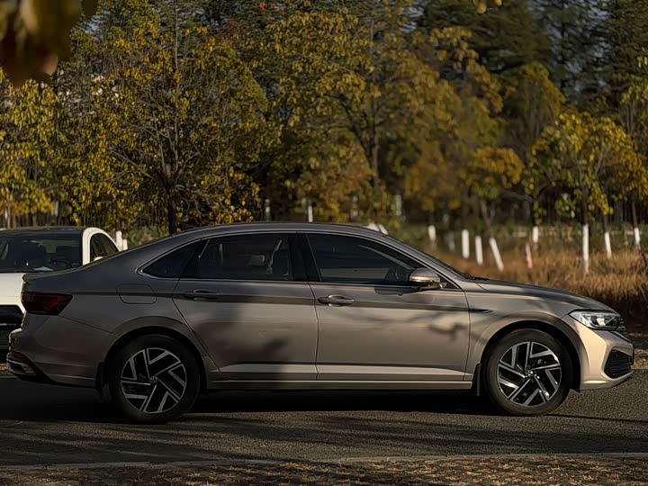 Фото 6 - Volkswagen Sagitar L