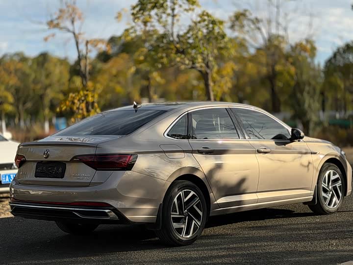 Фото 7 - Volkswagen Sagitar L