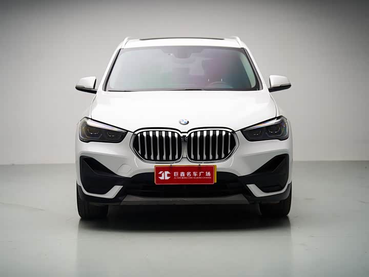 Фото 6 - BMW X1