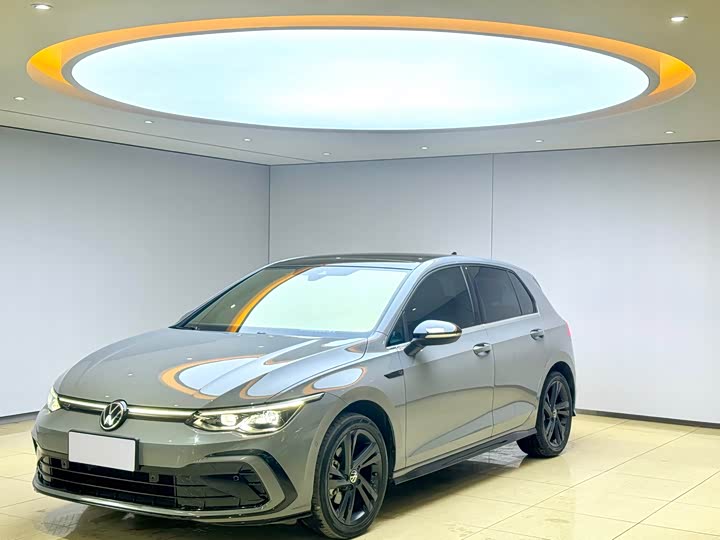 Фото 1 - Volkswagen Golf