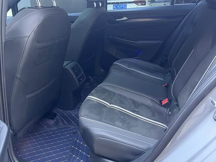 Фото 8 - Volkswagen Golf