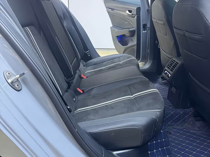 Фото 9 - Volkswagen Golf