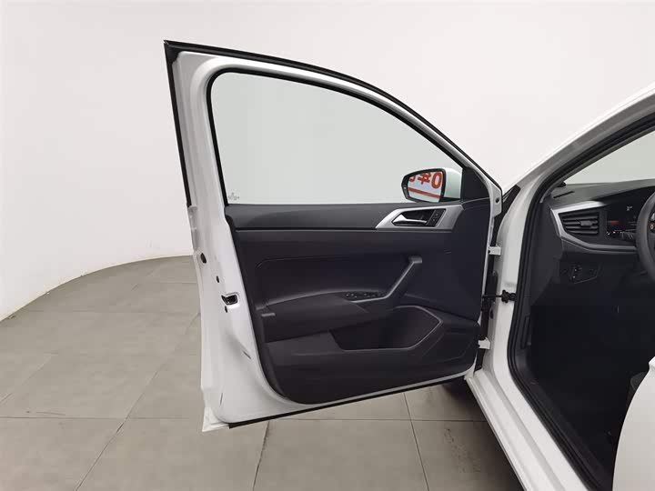 Фото 8 - Volkswagen Polo