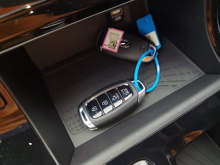 Фото 9 - Hyundai Custo