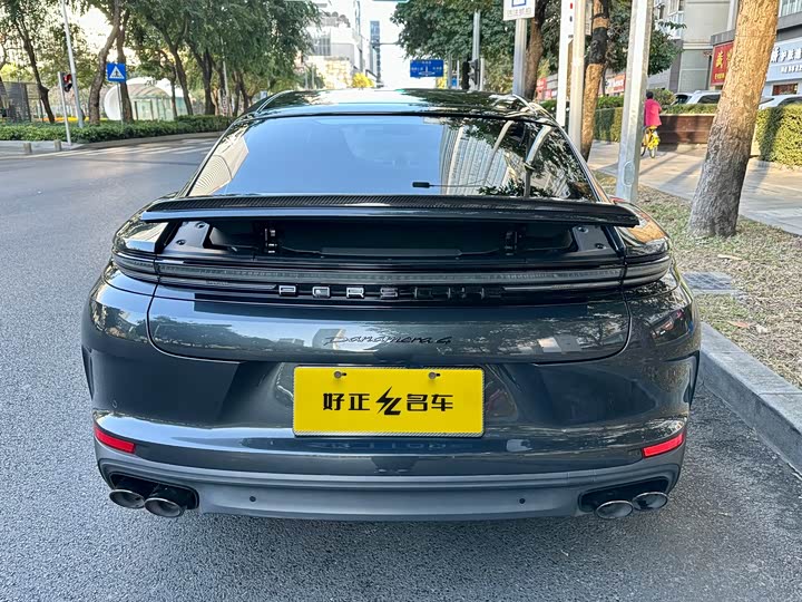 Фото 3 - Porsche Panamera